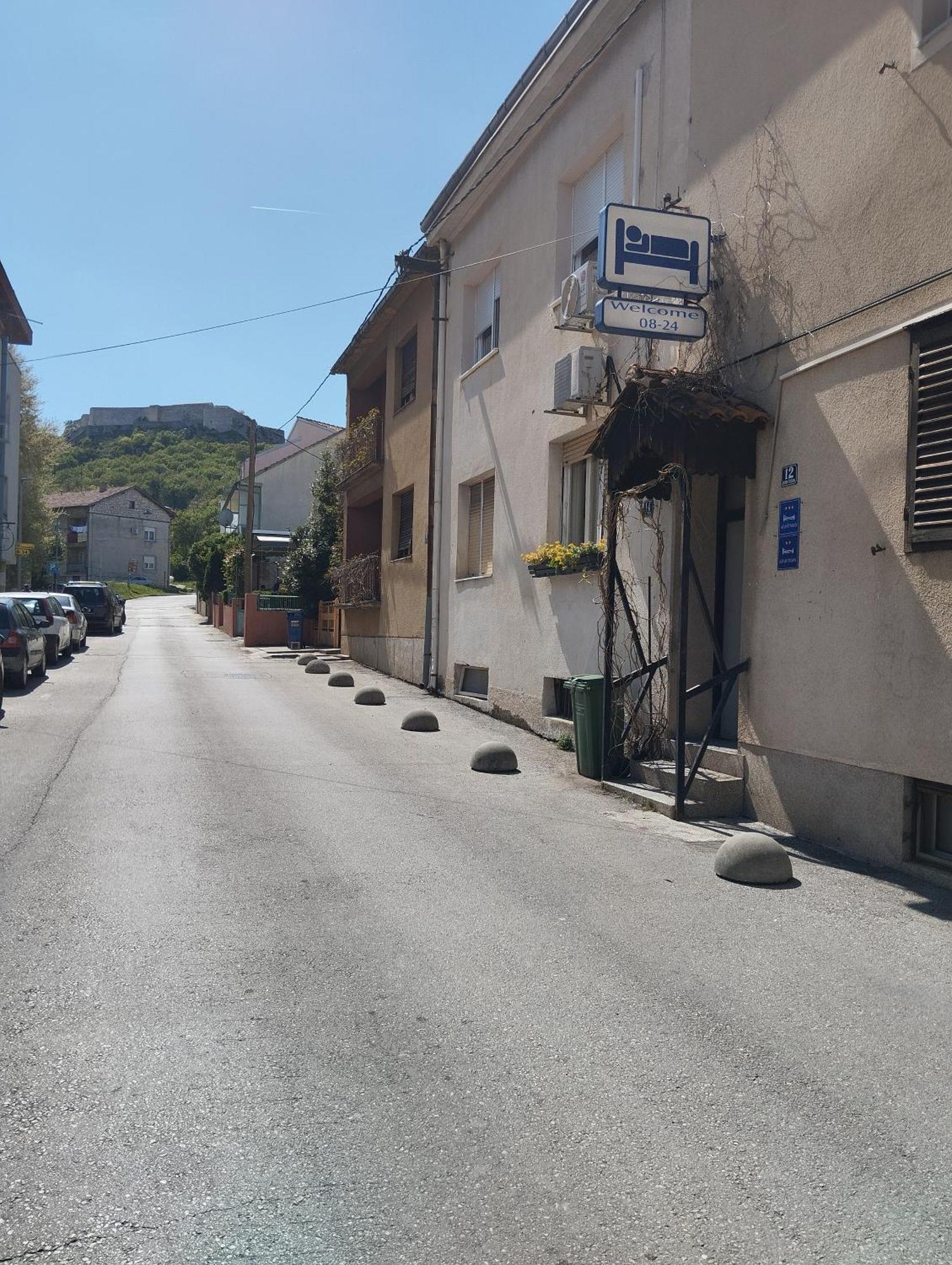 Jasna1 Apartment Knin Bagian luar foto