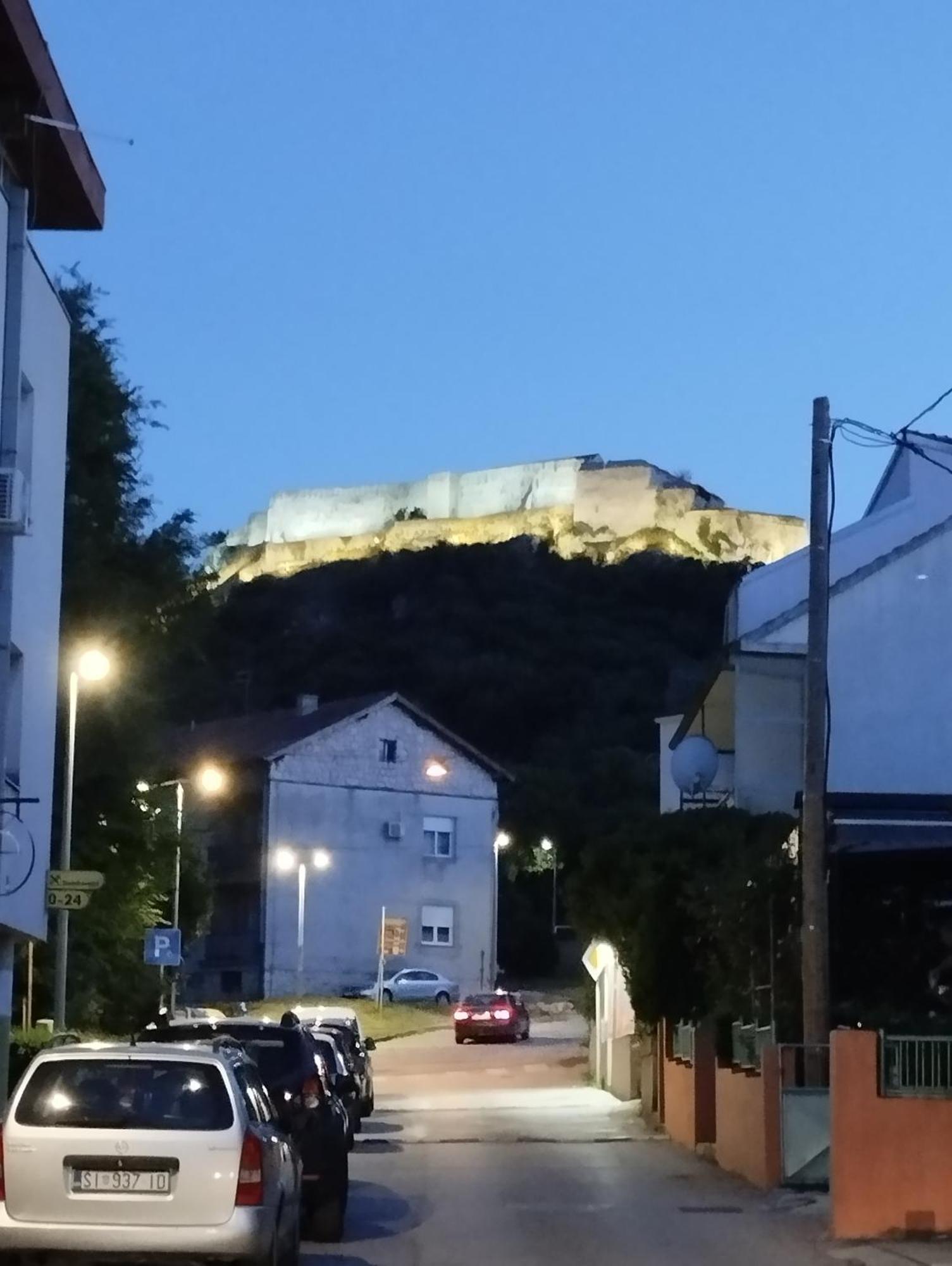 Jasna1 Apartment Knin Bagian luar foto